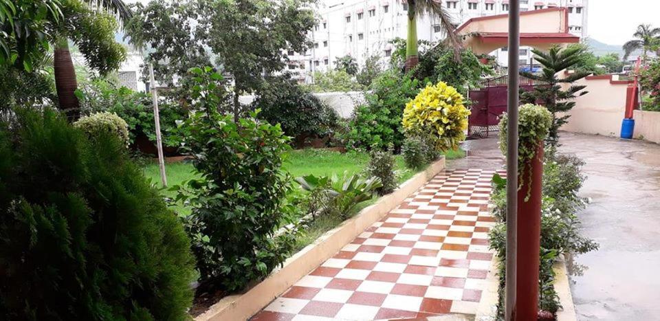 Hotel Guru Kripa Džamšédpur Exteriér fotografie